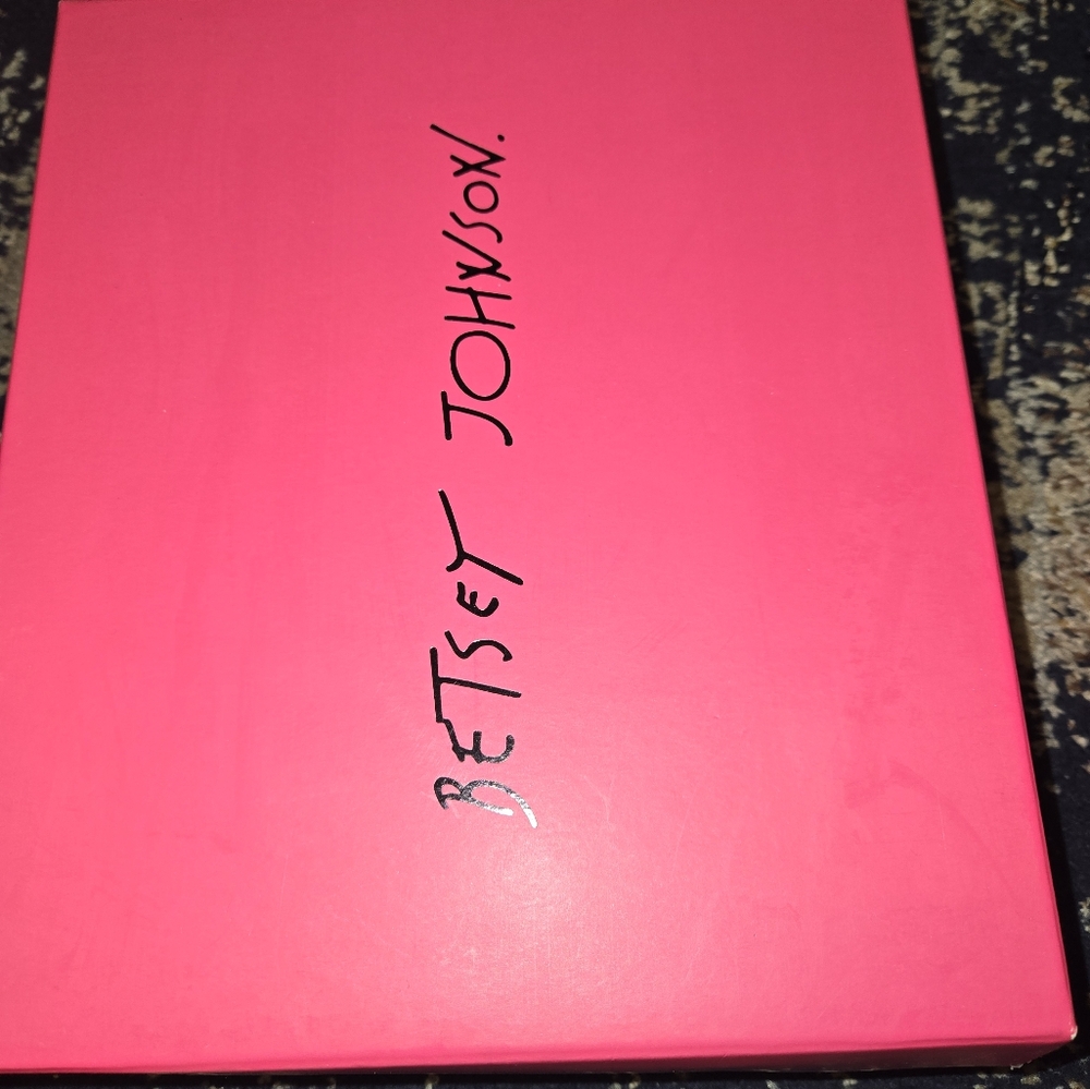 Betsy Johnson - image 3